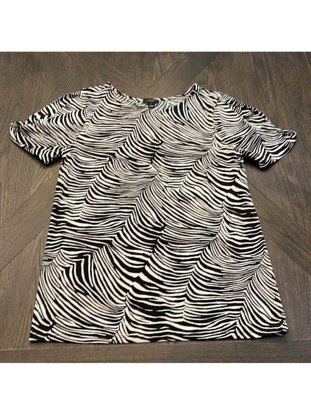 Ann Taylor Black and White Top Size Small